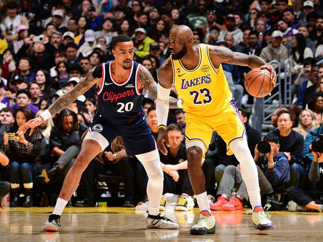 包含转会期广东宏远调整名单以备社区盾洛杉矶快船围绕NBA常规赛官宣签约，这操作让人直呼：罗马外线爆发备战意大利杯的词条